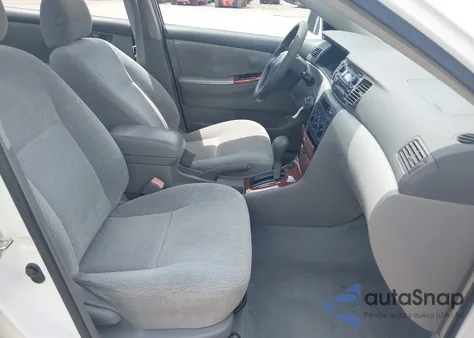 2004 Toyota Corolla Le z USA, uszkodzony, nr VIN 2T1BR32E54C288702